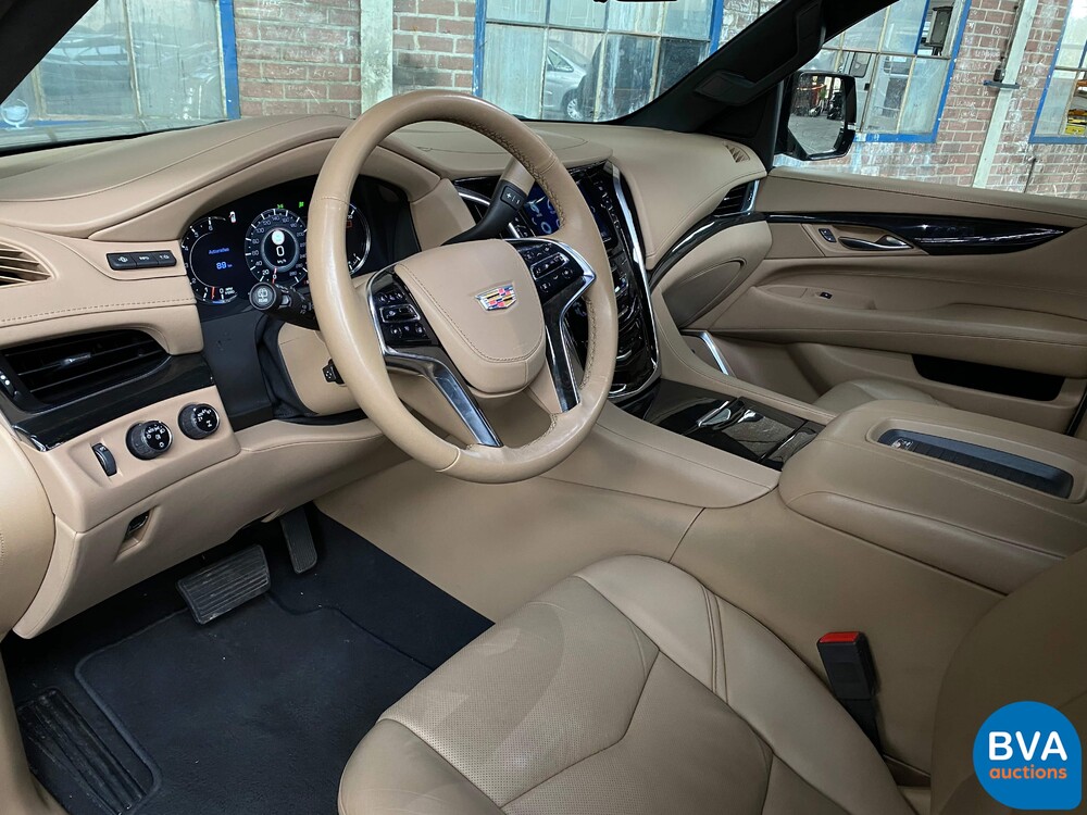 Cadillac Escalade 6.2 V8 Platinum 2018 426HP 8-PERSONS, niederländische Registrierung.