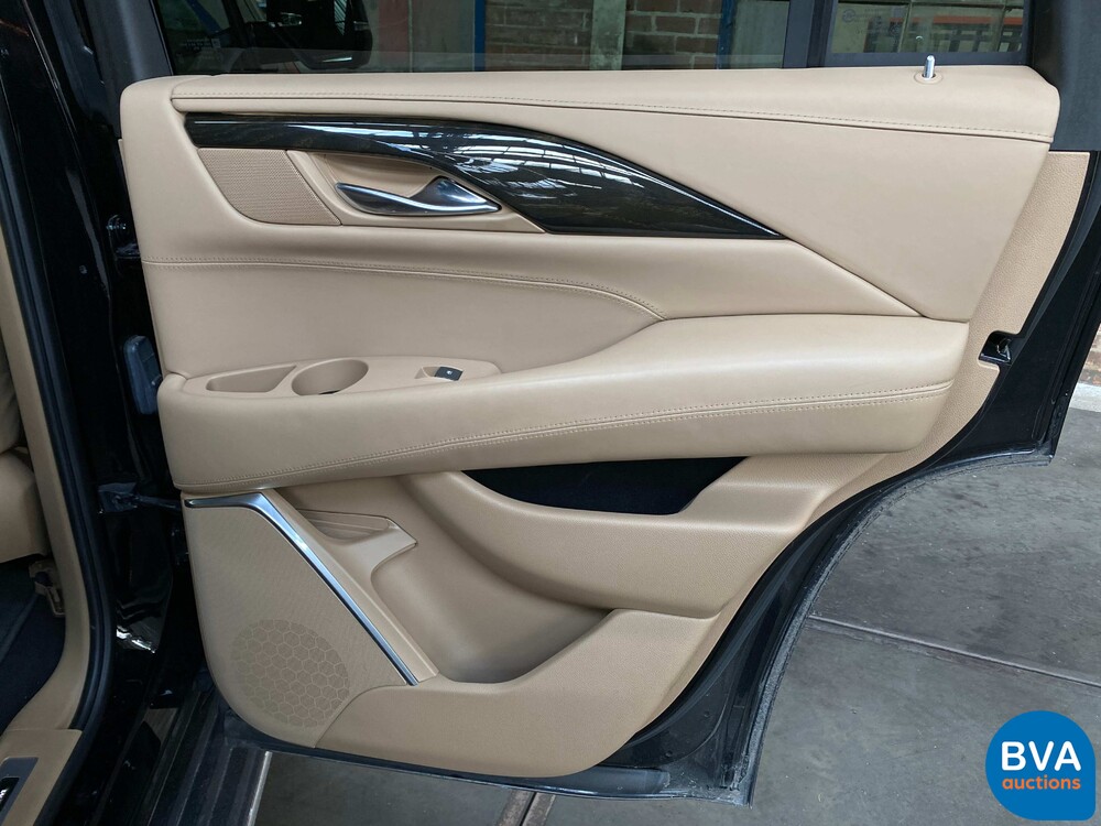 Cadillac Escalade 6.2 V8 Platinum 2018 426HP 8-PERSONS, niederländische Registrierung.