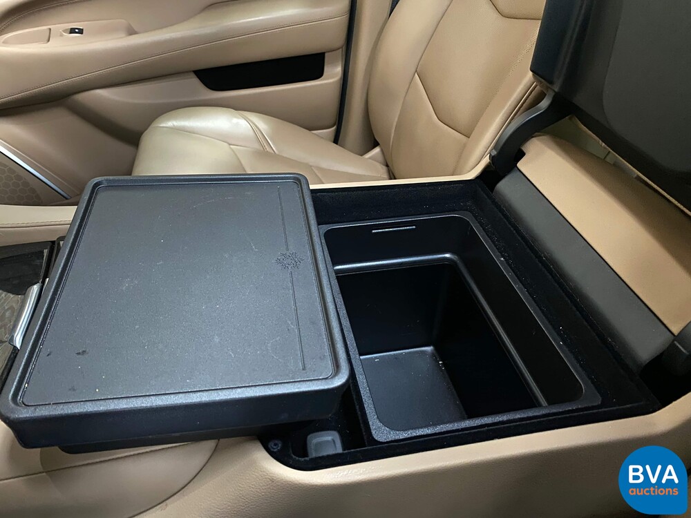 Cadillac Escalade 6.2 V8 Platinum 2018 426HP 8-PERSONS, niederländische Registrierung.