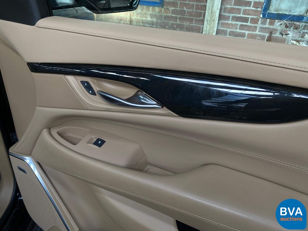 Cadillac Escalade 6.2 V8 Platinum 2018 426HP 8-PERSONS, niederländische Registrierung.