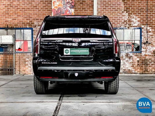 Cadillac Escalade 6.2 V8 Platinum 2018 426HP 8-PERSONS, Dutch registration.