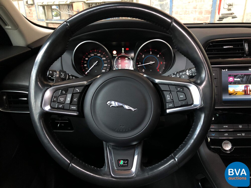 Jaguar F-Pace 20d AWD R-Sport 180 PS 2017 -Org. NL-, ND-383-G.