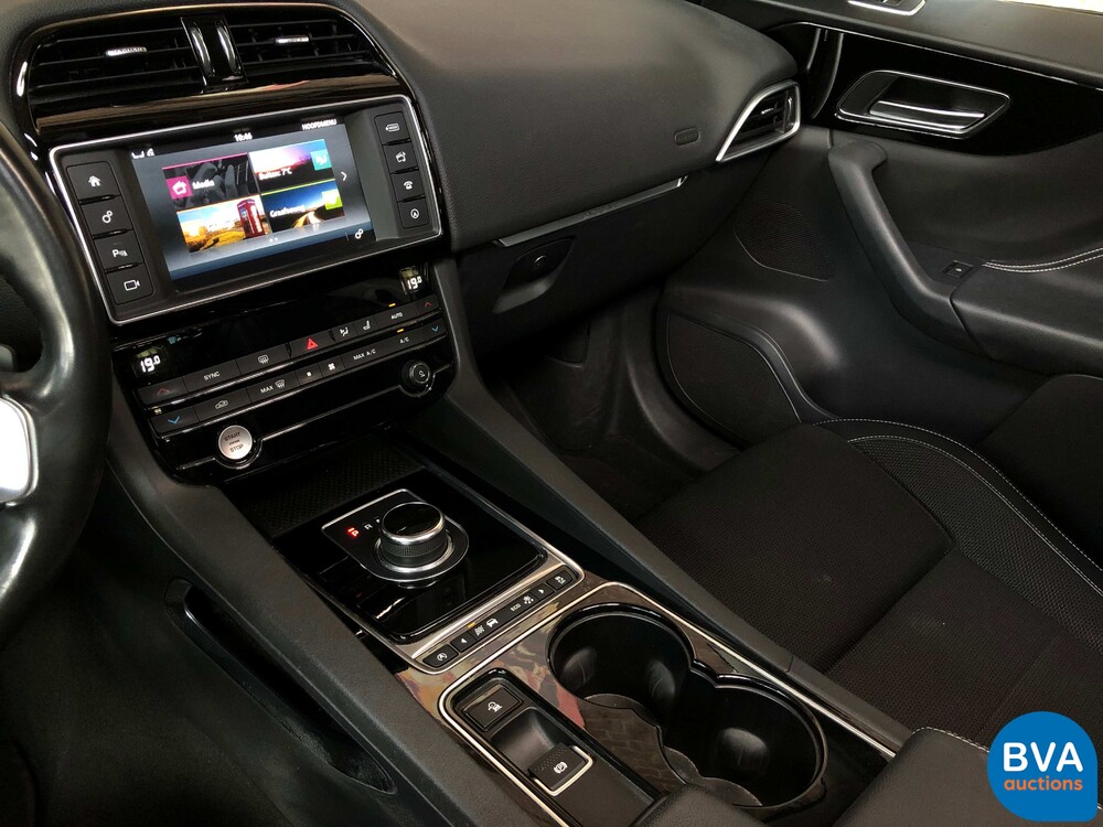 Jaguar F-Pace 20d AWD R-Sport 180 PS 2017 -Org. NL-, ND-383-G.