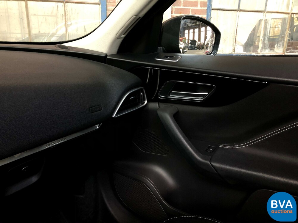 Jaguar F-Pace 20d AWD R-Sport 180 PS 2017 -Org. NL-, ND-383-G.