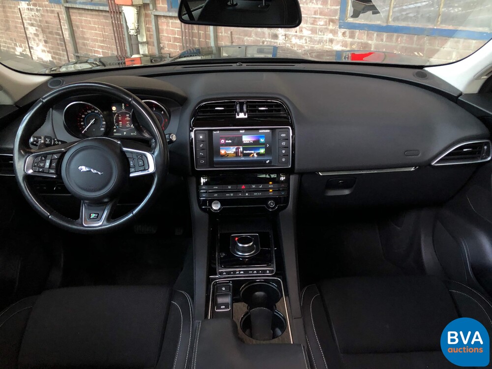 Jaguar F-Pace 20d AWD R-Sport 180 PS 2017 -Org. NL-, ND-383-G.