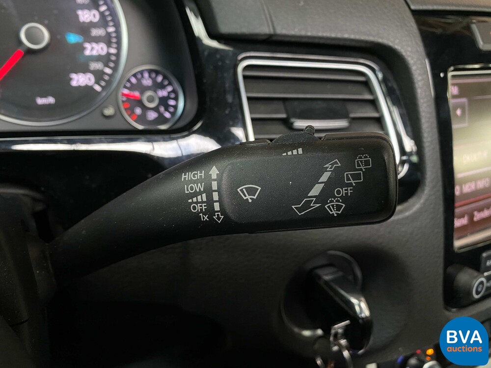 Volkswagen Touareg 3.0 TSI Hybrid Highline 4Motion 333 PS, 38-RBF-2.