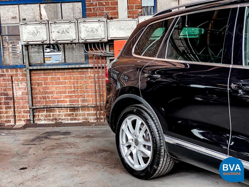 Volkswagen Touareg 3.0 TSI Hybrid Highline 4Motion 333 PS, 38-RBF-2.