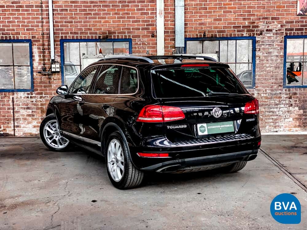 Volkswagen Touareg 3.0 TSI Hybrid Highline 4Motion 333 PS, 38-RBF-2.