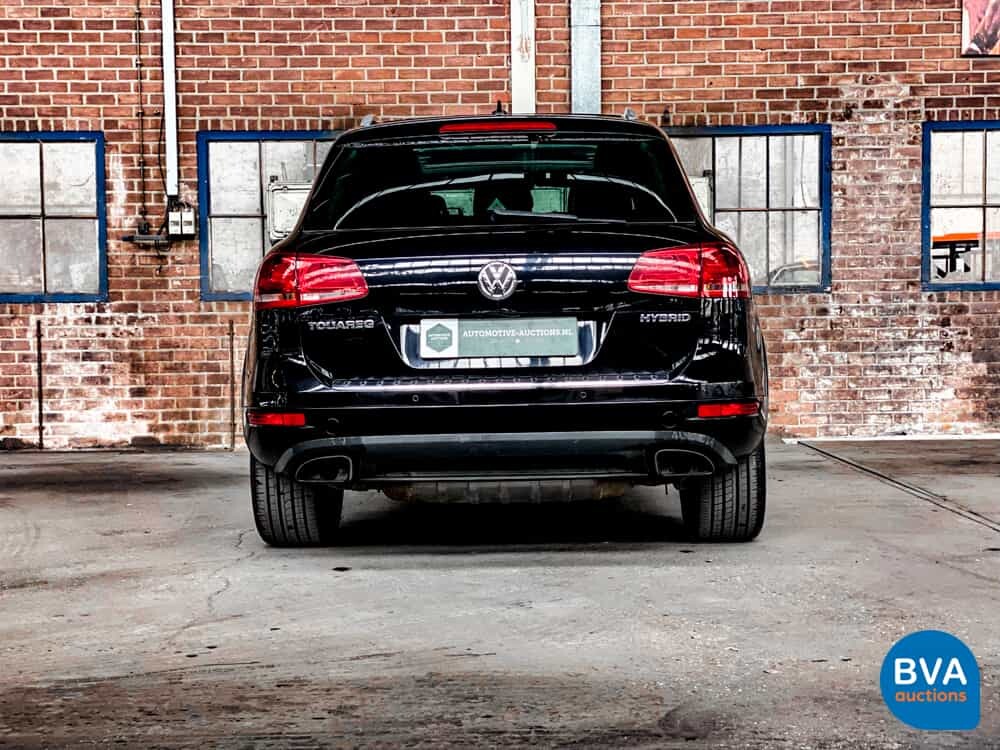 Volkswagen Touareg 3.0 TSI Hybrid Highline 4Motion 333 PS, 38-RBF-2.