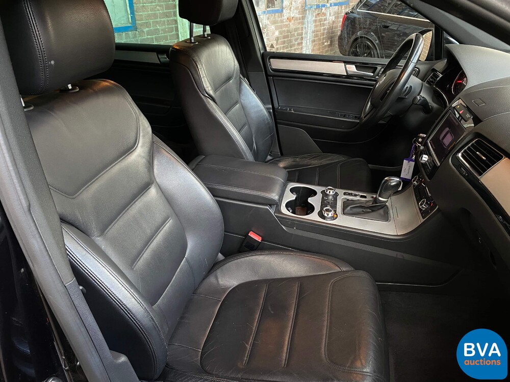 Volkswagen Touareg 3.0 TSI Hybrid Highline 4Motion 333 PS, 38-RBF-2.