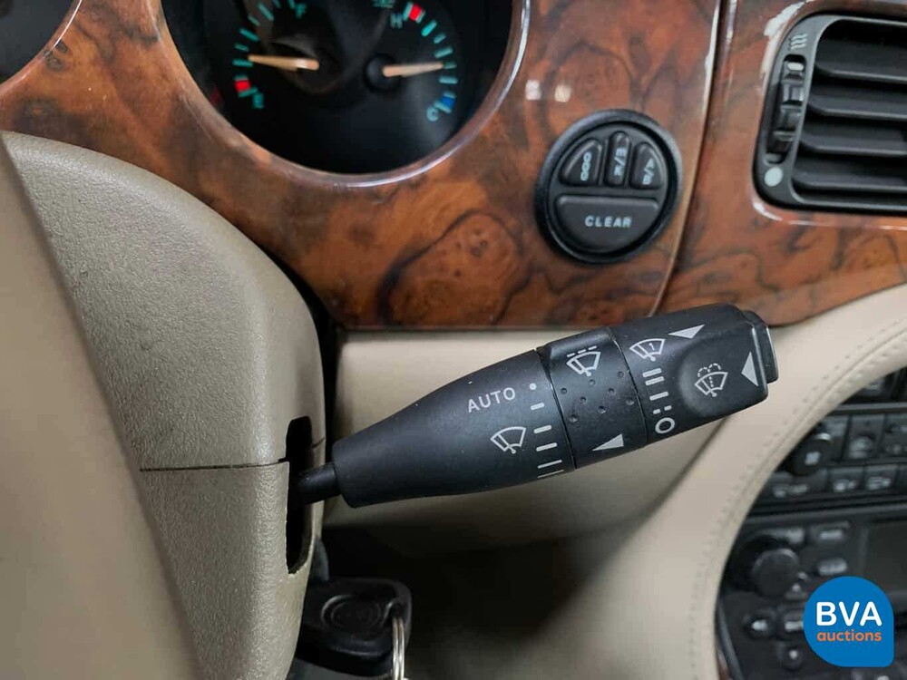 Daimler Super V8 4.0L 363pk 2001 -Org. NL-, 82-GS-NJ