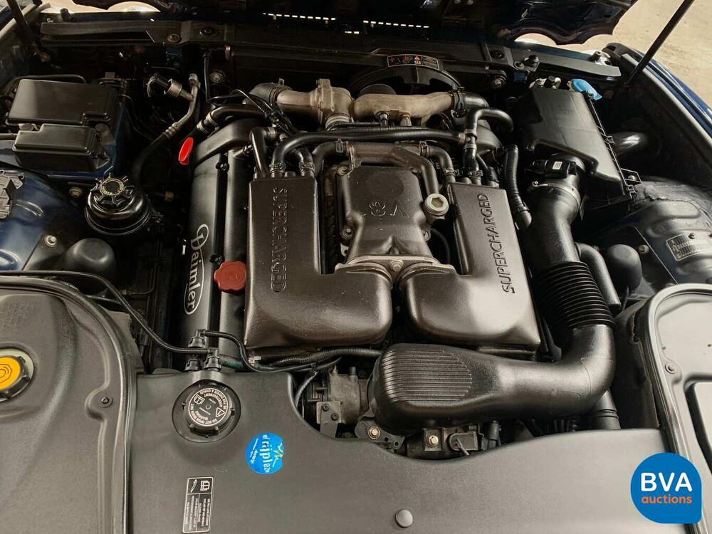 Daimler Super V8 4.0L 363pk 2001 -Org. NL-, 82-GS-NJ