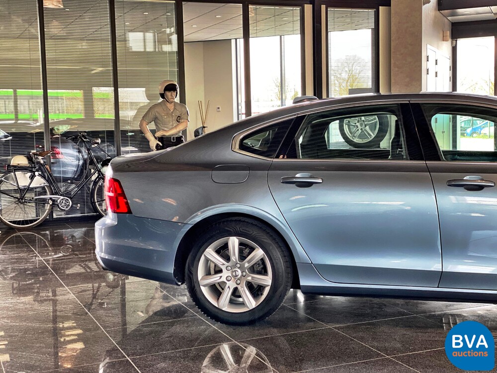 Volvo S90 2.0 D3 Momentum + -Original NL- NEW-MODEL, RG-049-R.