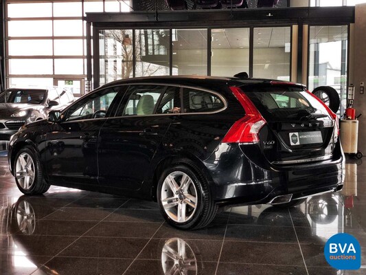 Volvo V60 2.4 D6 AWD Plug-in Hybrid Summum 285hp 2014, NF-726-V.