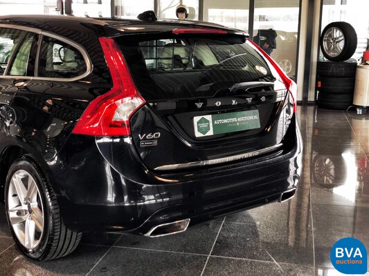 Volvo V60 2.4 D6 AWD Plug-in Hybrid Summum 285hp 2014, NF-726-V.