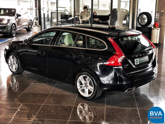 Volvo V60 2.4 D6 AWD Plug-in Hybrid Summum 285hp 2014, NF-726-V.