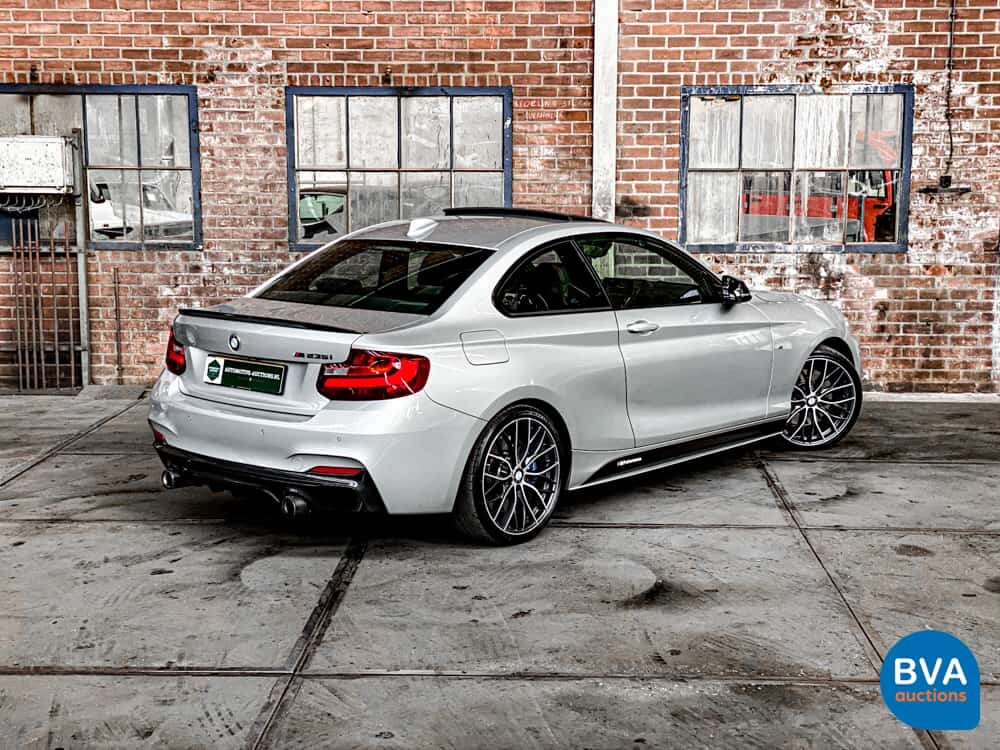 BMW M235i Coupé M-PERFORMANCE 326 PS 2016 2er-Reihe -Org NL-, JS-545-H.