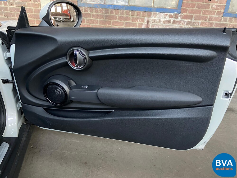 Mini Cooper Cabriolet 1.5 Pepper Serious Business 136 PS 2018, J-914-DV.