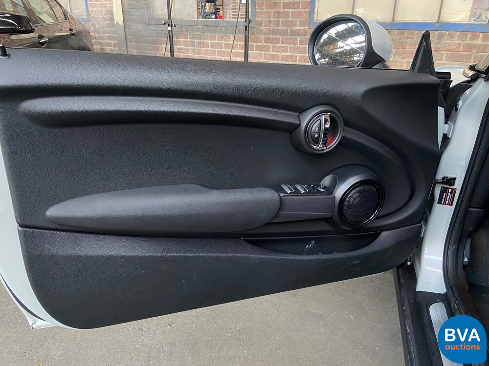 Mini Cooper Cabriolet 1.5 Pepper Serious Business 136 PS 2018, J-914-DV.