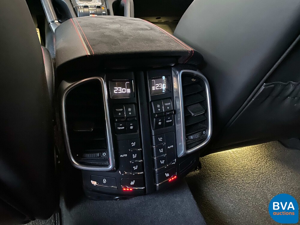 Porsche Cayenne GTS 4.8 V8 SportChrono 420 PS 2013, -Org NL- 5-KLF-81.