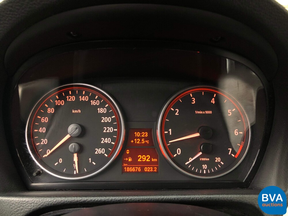 BMW 330i M-Sport Limousine Schaltgetriebe! 272 PS 3er Serie 2007, H-034-JZ.