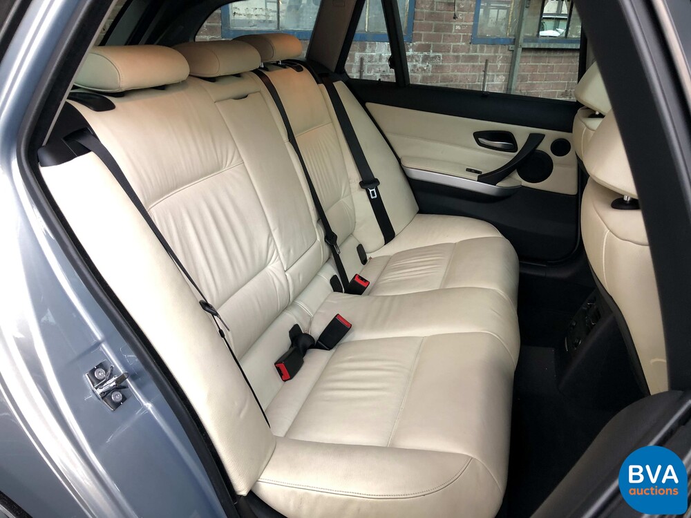 BMW 325i Touring 218 PS Schaltgetriebe! 3 Series 2005, J-599-LP.