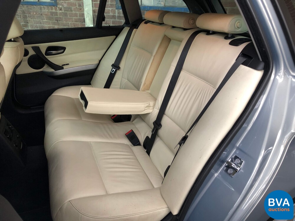 BMW 325i Touring 218 PS Schaltgetriebe! 3 Series 2005, J-599-LP.