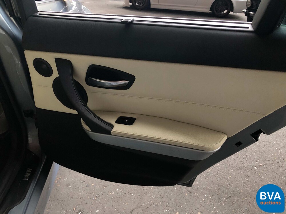 BMW 325i Touring 218 PS Schaltgetriebe! 3 Series 2005, J-599-LP.