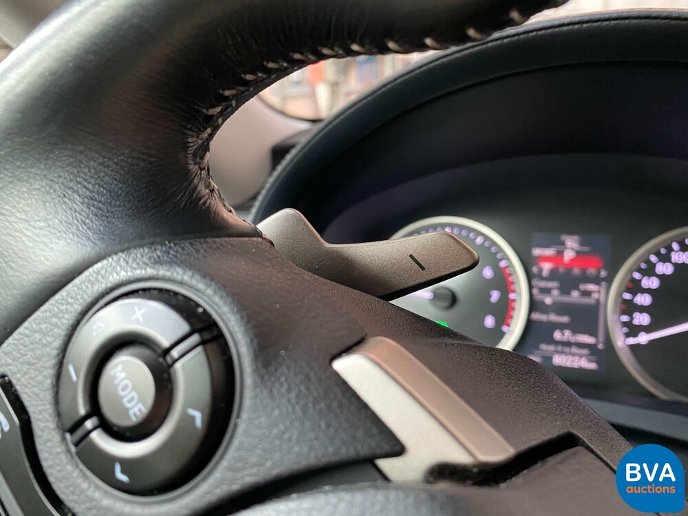 Lexus IS 300h Hybrid Automatic 2016 181 PS - Original NL -, JH-830-Z.