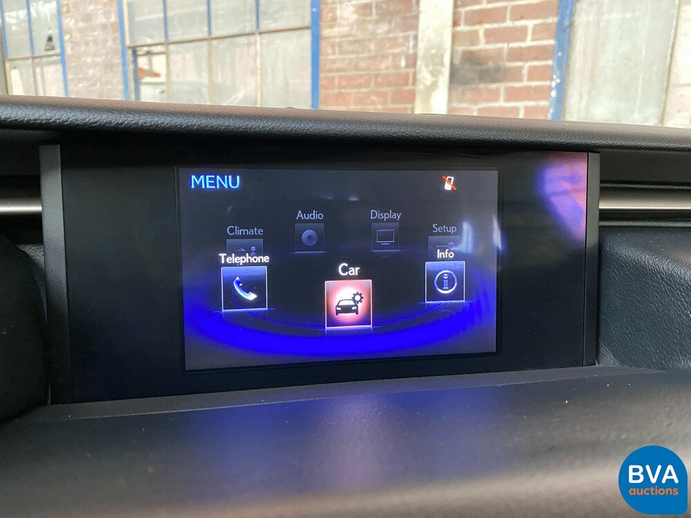 Lexus IS 300h Hybrid Automatic 2016 181 PS - Original NL -, JH-830-Z.