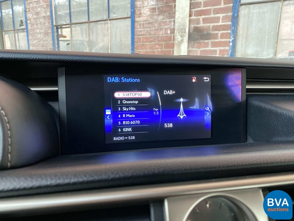 Lexus IS 300h Hybrid Automatic 2016 181 PS - Original NL -, JH-830-Z.