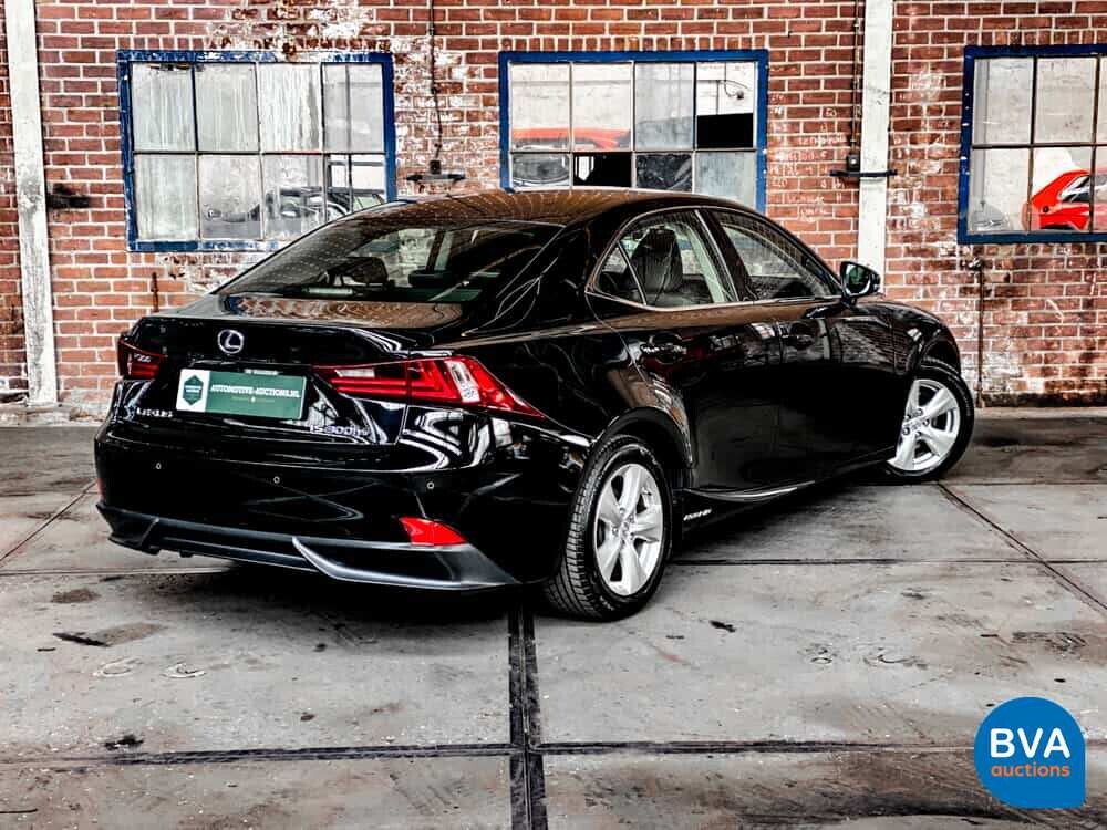 Lexus IS 300h Hybrid Automatic 2016 181 PS - Original NL -, JH-830-Z.