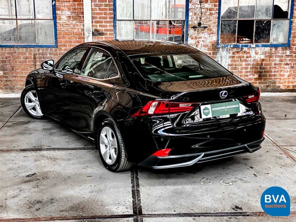 Lexus IS 300h Hybrid Automatic 2016 181 PS - Original NL -, JH-830-Z.
