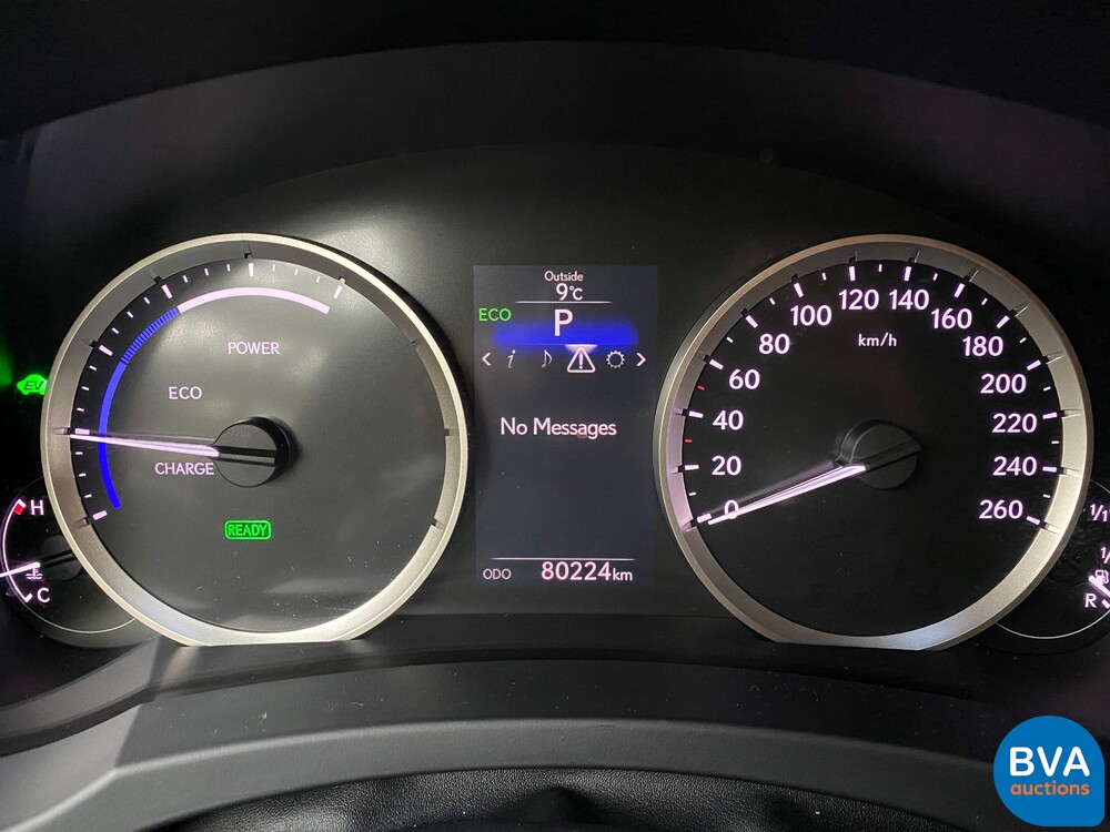 Lexus IS 300h Hybrid Automatic 2016 181 PS - Original NL -, JH-830-Z.