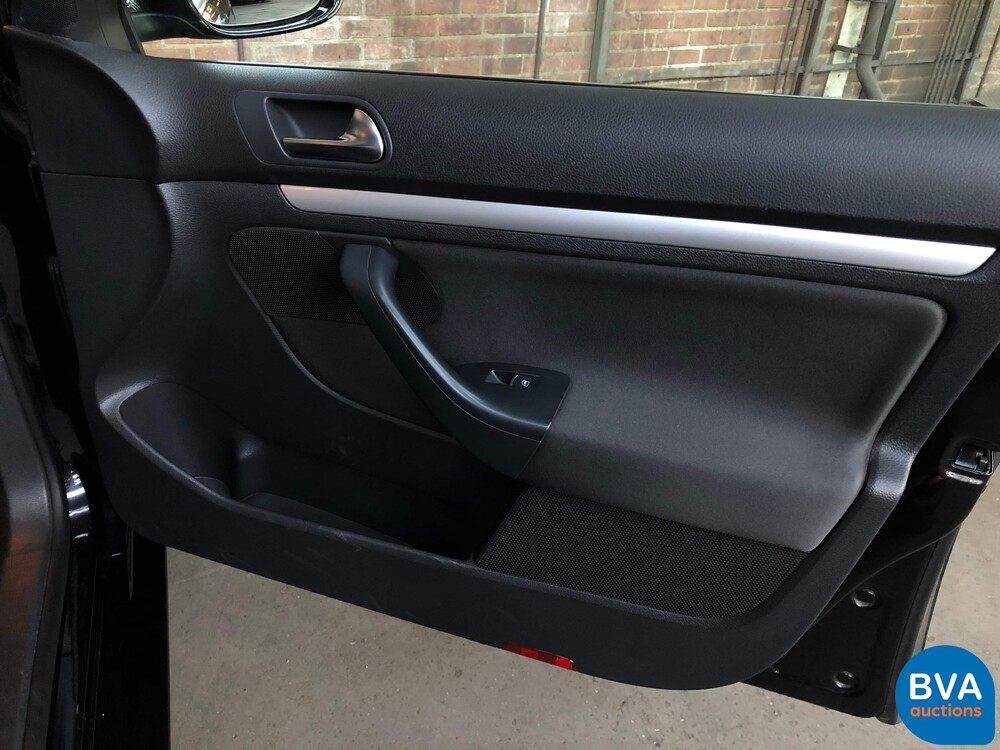 Volkswagen GOLF Variante 1.2 TSI Highline H6, 37-RRF-3.