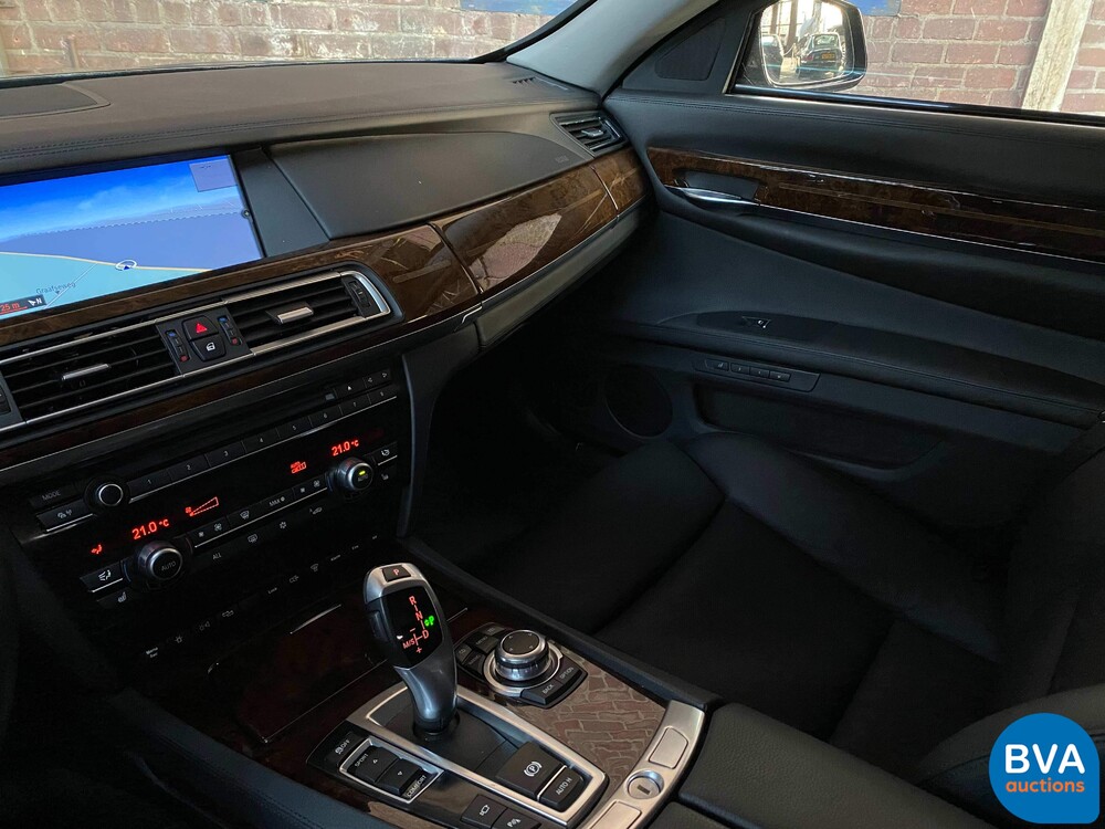 BMW 760Li Hochsicherheits-VR7 V12 F03 2011.