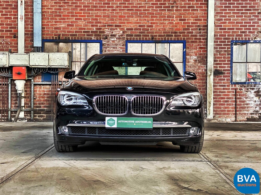 BMW 760Li Hochsicherheits-VR7 V12 F03 2011.