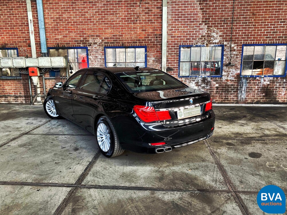 BMW 760Li Hochsicherheits-VR7 V12 F03 2011.