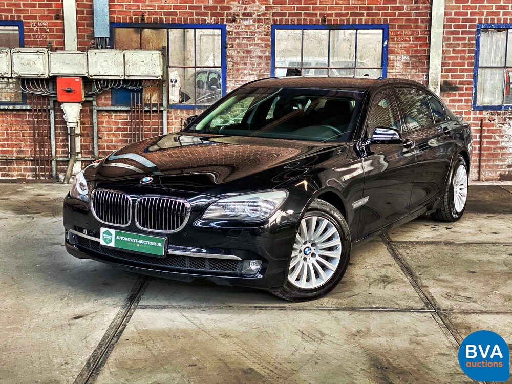 BMW 760Li Hochsicherheits-VR7 V12 F03 2011.