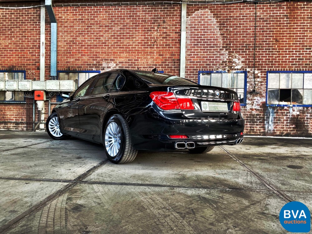 BMW 760Li Hochsicherheits-VR7 V12 F03 2011.