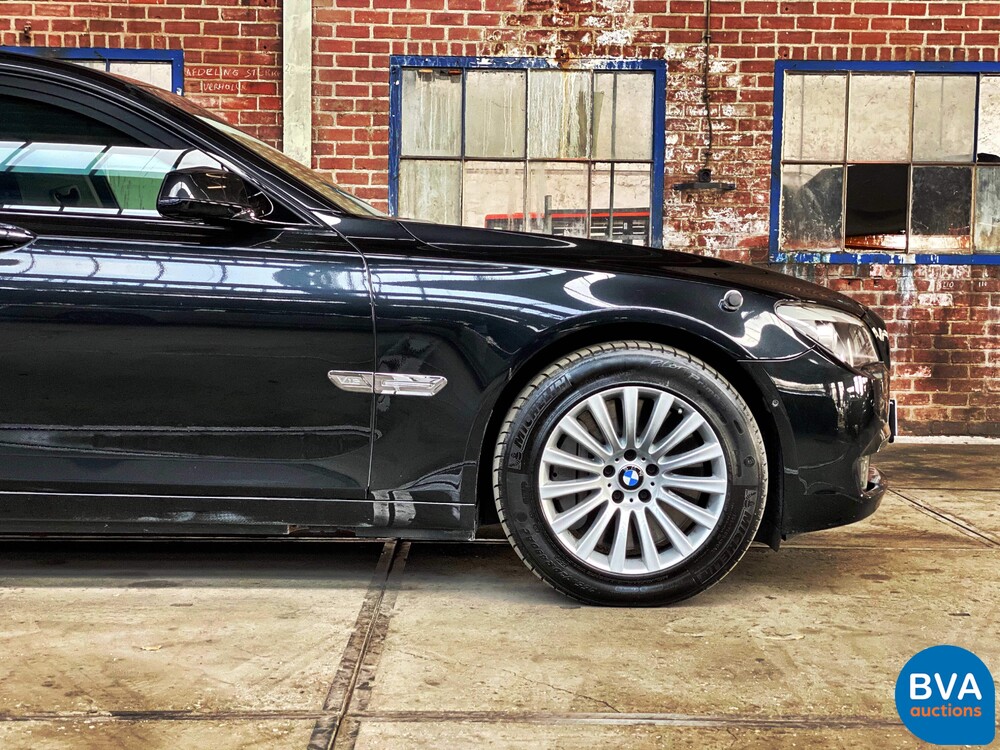 BMW 760Li Hochsicherheits-VR7 V12 F03 2011.