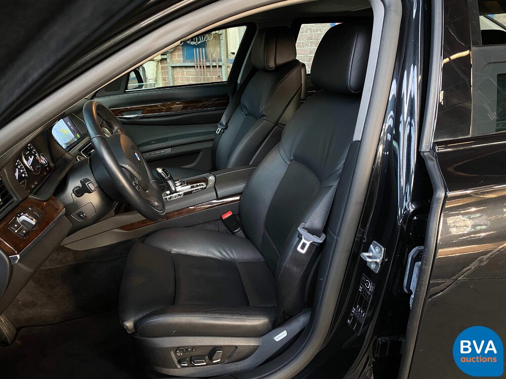 BMW 760Li Hochsicherheits-VR7 V12 F03 2011.