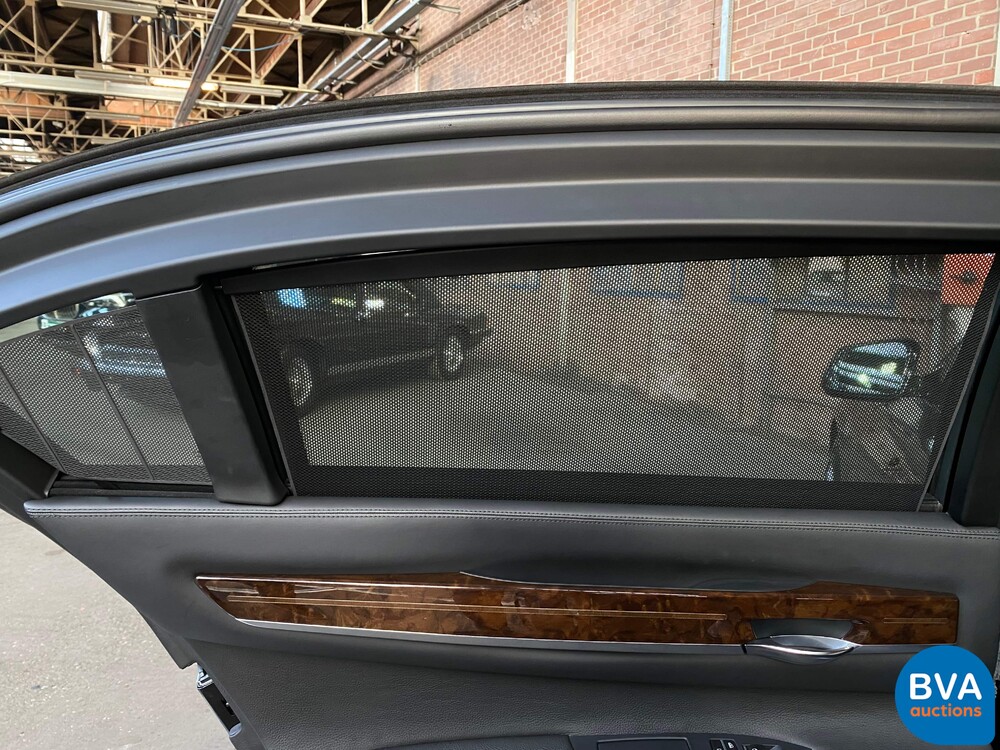 BMW 760Li Hochsicherheits-VR7 V12 F03 2011.