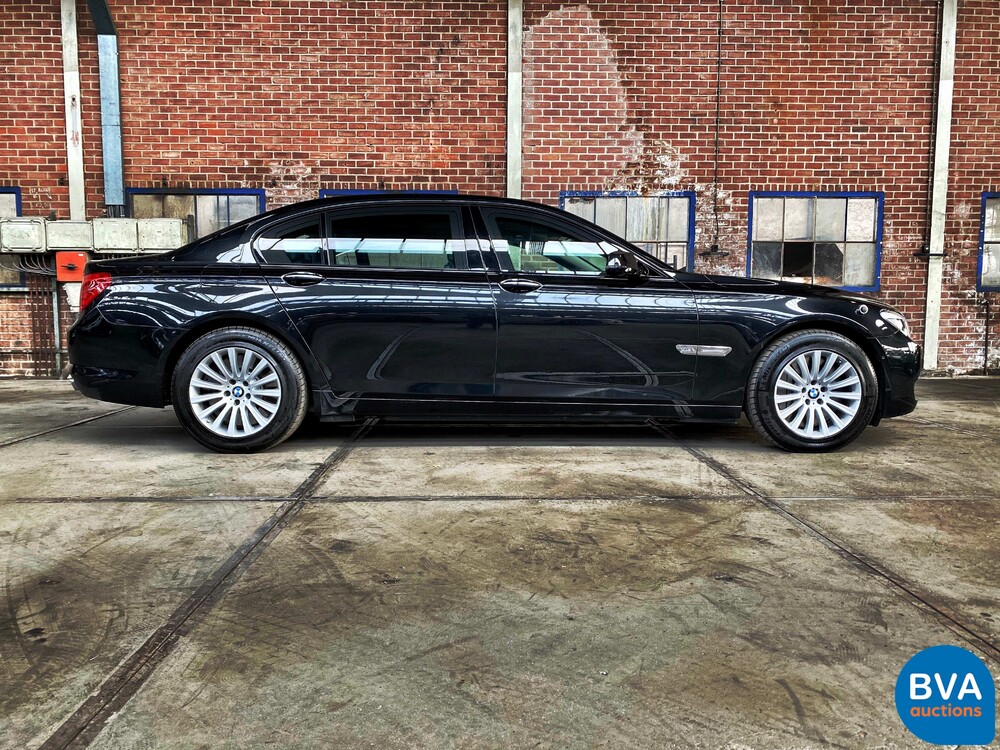 BMW 760Li Hochsicherheits-VR7 V12 F03 2011.