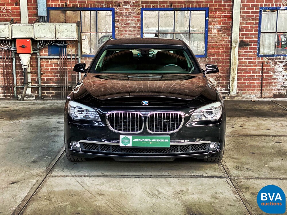 BMW 760Li Hochsicherheits-VR7 V12 F03 2011.