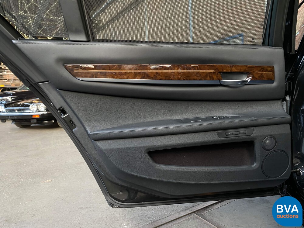 BMW 760Li Hochsicherheits-VR7 V12 F03 2011.
