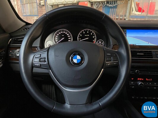 BMW 760Li High Security VR7 V12 F03 2011.