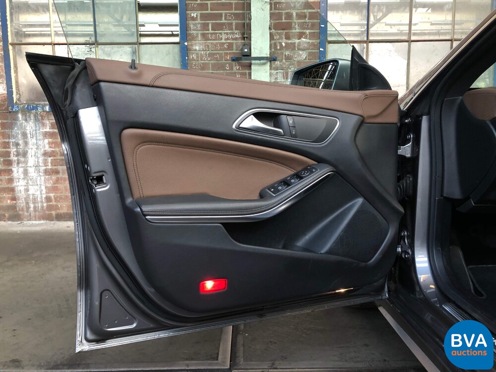 Mercedes-Benz CLA45 AMG Schießbremse 4Matic 380 PS 2015.