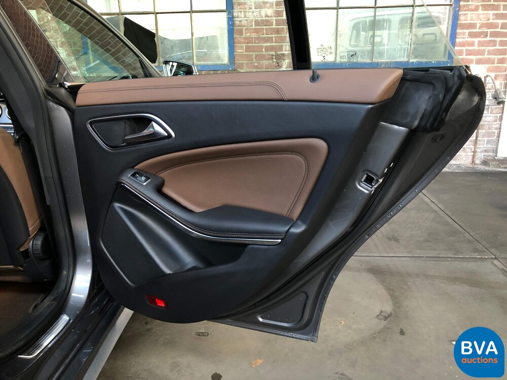 Mercedes-Benz CLA45 AMG Schießbremse 4Matic 380 PS 2015.