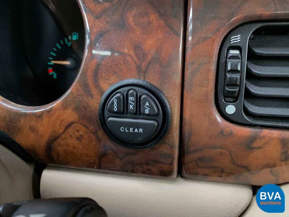 Daimler Super V8 4.0L 363 PS 2001 -Org. NL-, 82-GS-NJ.